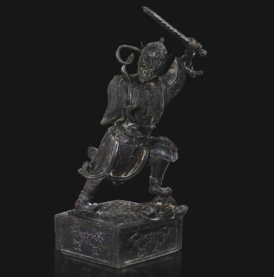 Grande figura di guerriero, bronzo brunito, Cina, Dinastia Ming (XVII secolo)