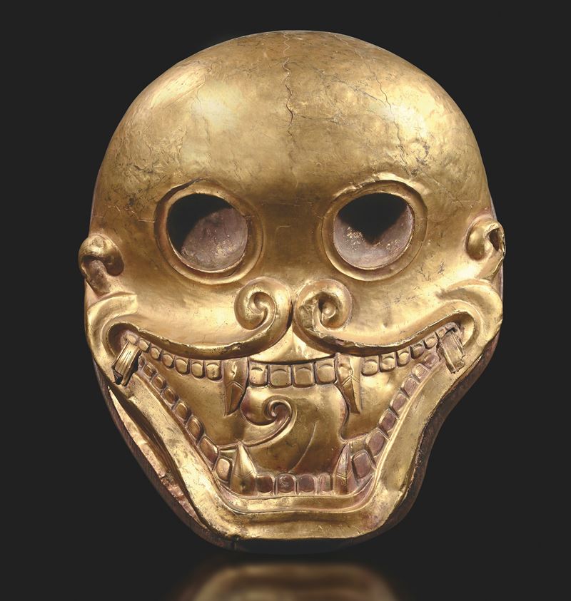 Grande mascherone rituale in rame dorato e sbalzato, Tibet, XVIII secolo  - Asta Fine Asian Works of Art - I - Cambi Casa d'Aste