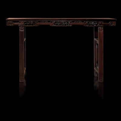 Importante Consolle in Legno di Hongmu con Decori Vegetali a Traforo, Cina, Dinastia Qing, Metà X...