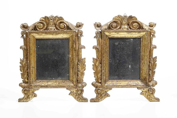 Coppia di specchierine in legno intagliato e dorato a mecca, XIX secolo