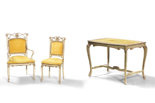 Set composto da scrittoio, poltrone e sedia. Italia inizio XX secolo