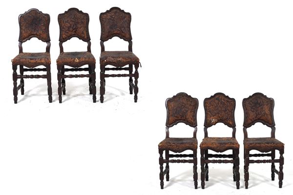 Sei sedie in noce con gambe a rocchetto. XVIII secolo
