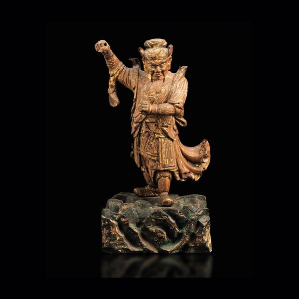 Rara figura di guerriero in legno dorato, Cina, DInastia Yuan (1279-1368)