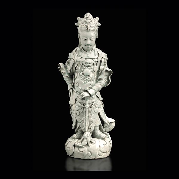 Grande ed importante figura in porcellana Celadon, Cina, Dinastia Qing, epoca Qianlong (1736-1796) 