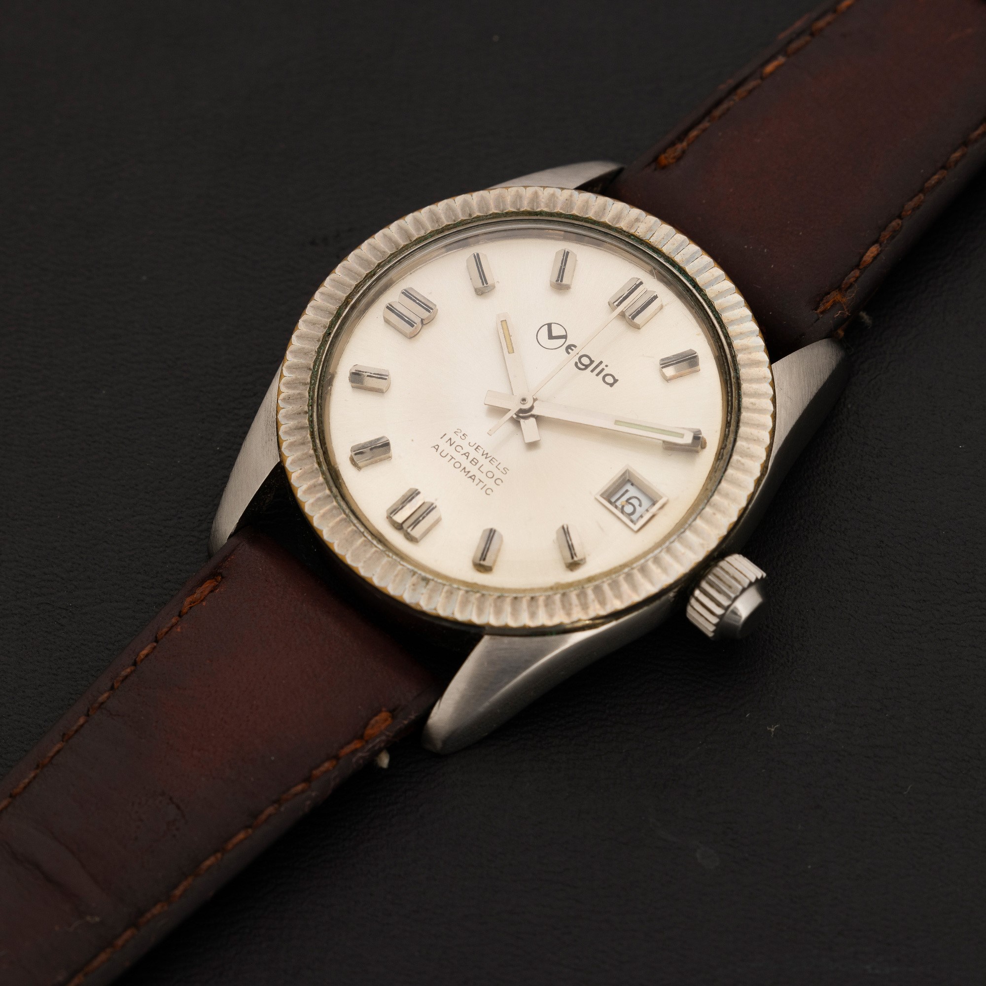 Veglia - Orologio Automatico in Acciaio Quadrante Argentè con Indici Applicati, Ghiera Zigrinata,...