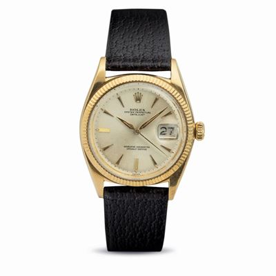 Classico Datejust 1601 in Oro Giallo 18k, Quadrante Argentè, Lancette ed Indici a Foglia con Scat...