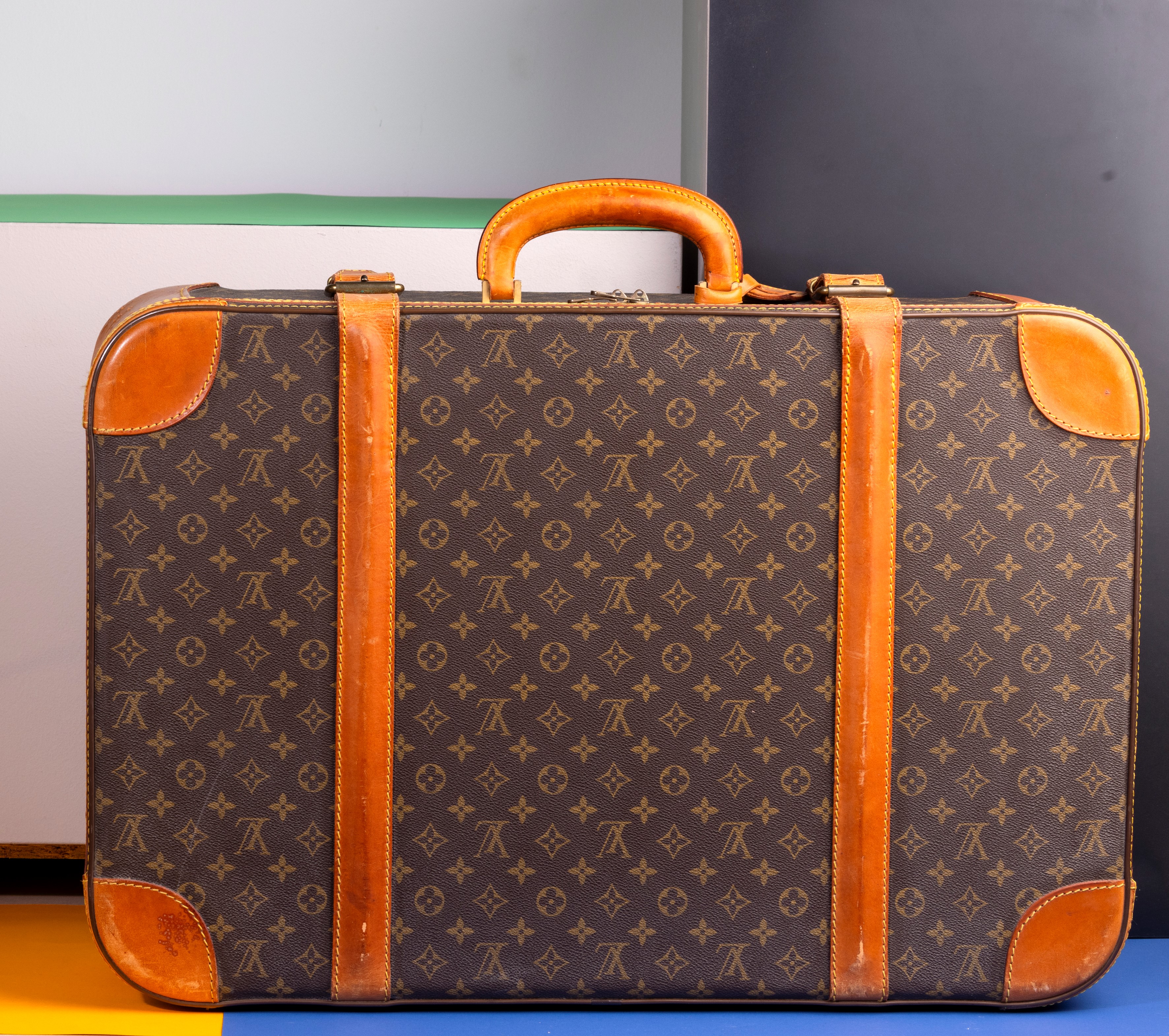 Louis Vuitton Alzer Valigia Rigida con Difetti e Segni di Usura