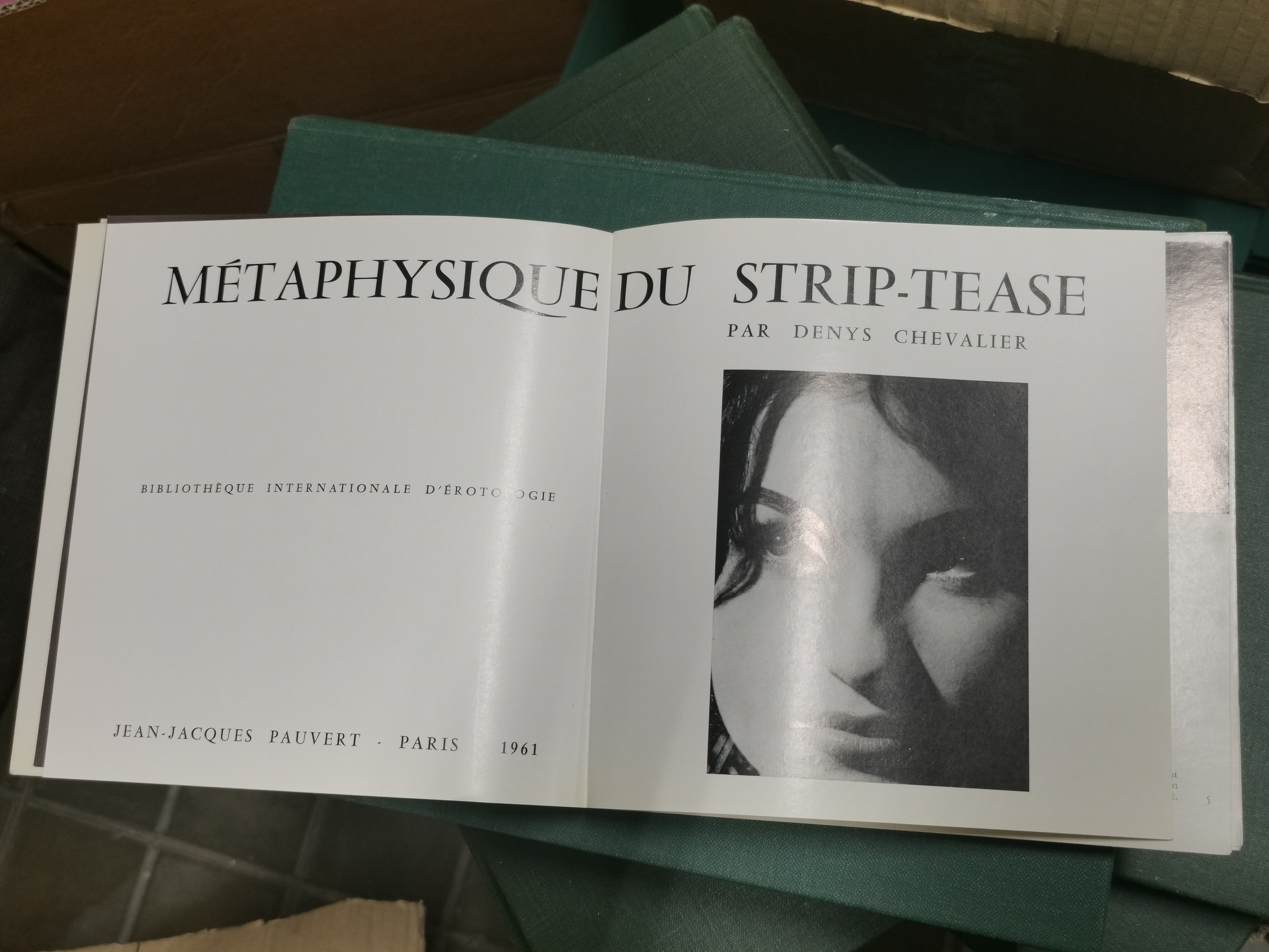Libri Erotici e Galanti Raccolta di 34 Libri di Argomento Licenzioso in Edizione del Sec XX.