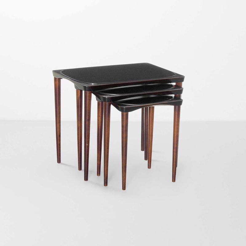 Osvaldo Borsani : Set di tre tavoli bassi cicognino  - Auction Design - Cambi Casa d'Aste