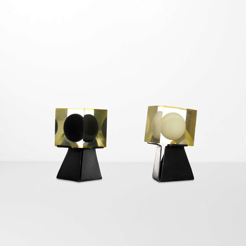 Enzo Mari : Due cubi con supporto  - Asta Design - Cambi Casa d'Aste