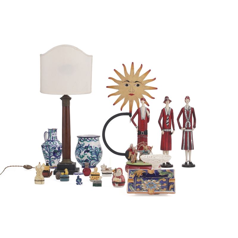 Miscellanea di oggetti in ceramica e legno. XX secolo  - Asta Antiquariato - Cambi Casa d'Aste