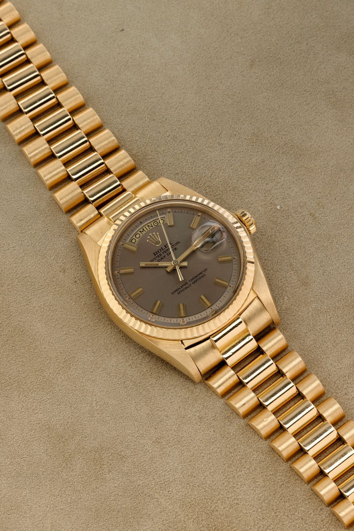 Rolex - Classico ed Elegante Daydate 1803, in Oro Giallo 18k con Particolare Quadrante Color Viso...