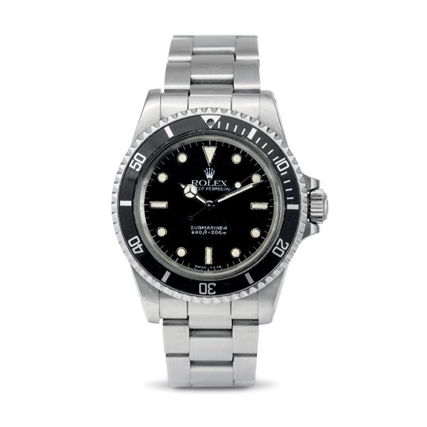 Rolex - Iconic Submariner ref 5513 in transitional stainless steel with plastic crystal and shiny black 'Bicchierini' dial, automatic movement and Oyster bracelet