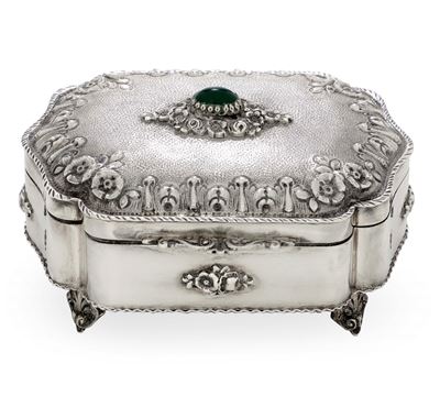 Portagioie in argento fuso, sagomato, cesellato e pietra dura (prima metà del XX secolo)