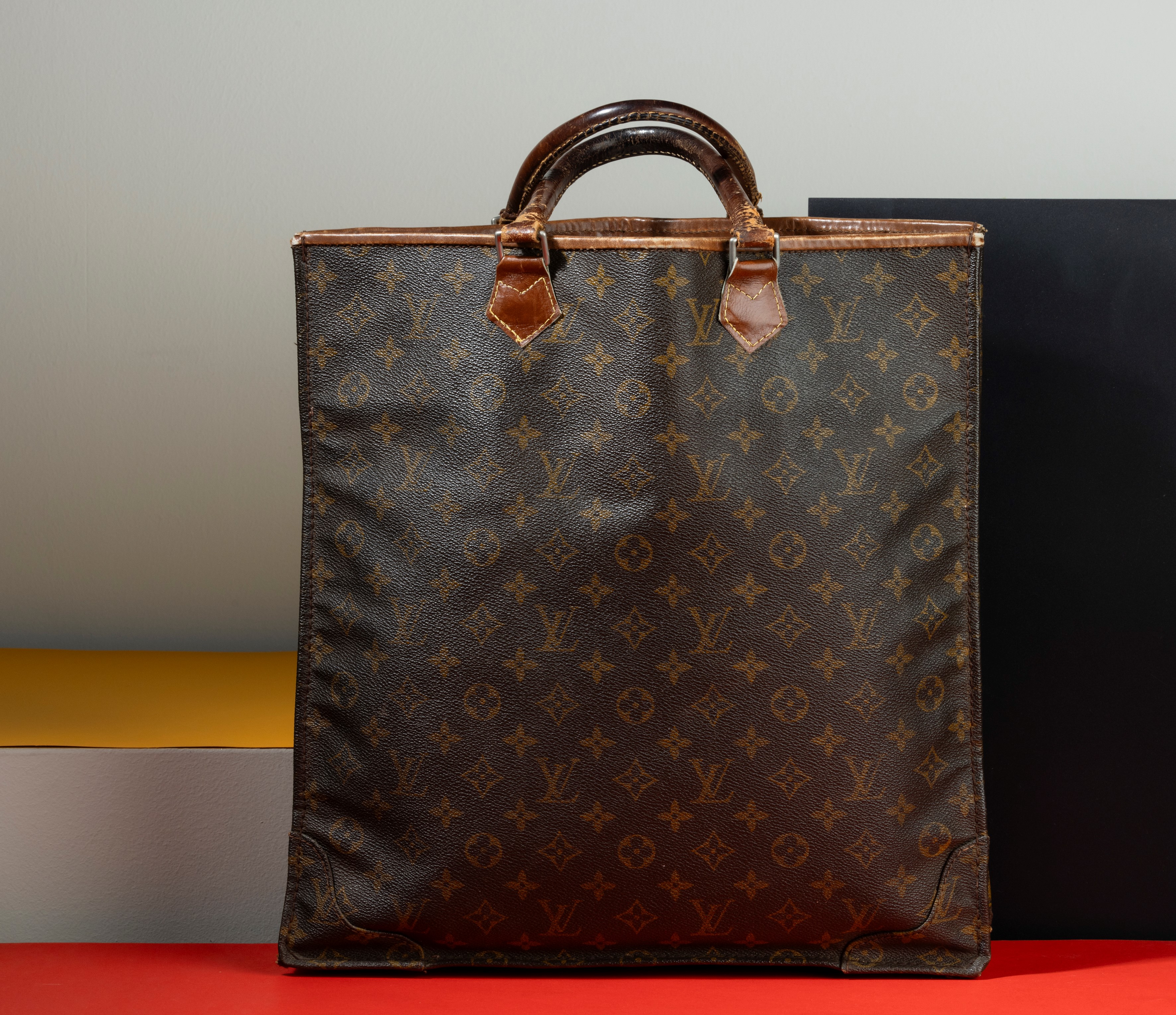 Louis Vuitton Shopper in Canvas Monogram, Segni Evidenti di Usura, Molto Usurati gli Angoli e i M...