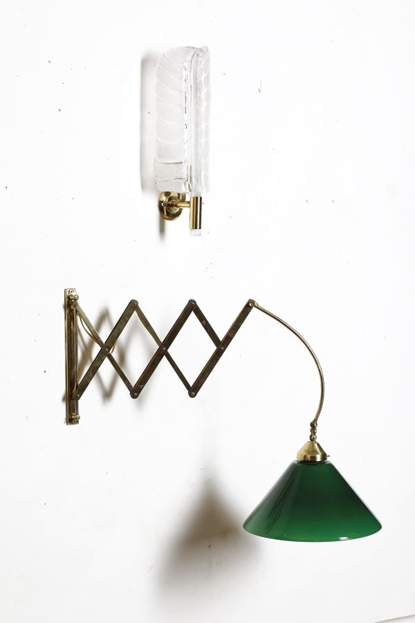 Lotto composto da lampada a sospensione, applique a foglia di Murano e lampada a braccio estensibile