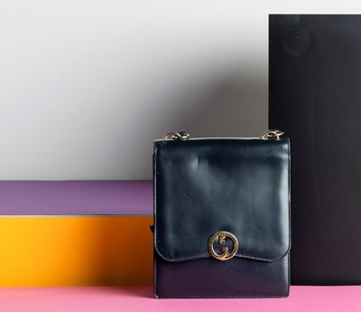 Gucci Borsa a Tracolla in Pelle, un Pezzo della Tracolla Scucita, Difetti, Segni di Usura