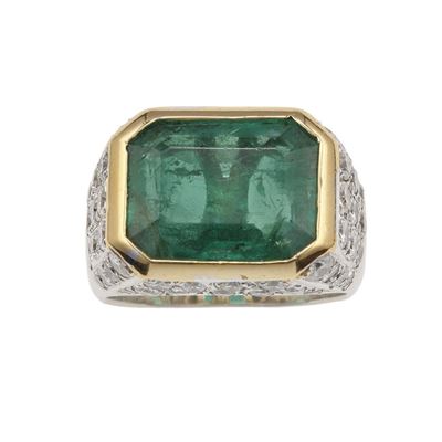 Anello con Smeraldo e Diamanti