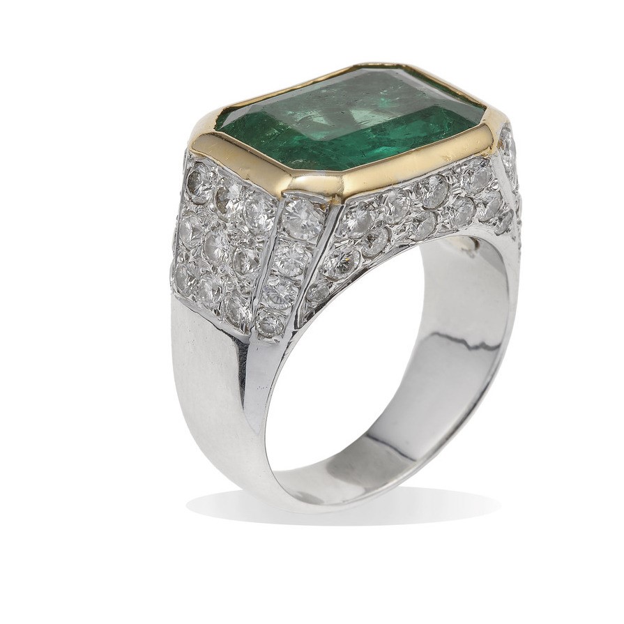 Anello con Smeraldo e Diamanti