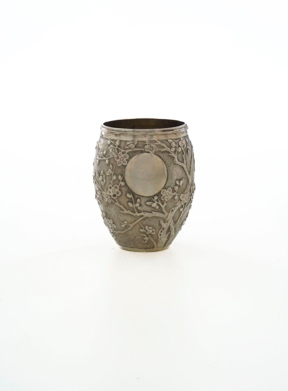 Bicchiere a Forma di Botte. Bollo Tuck Chang e Marchio Dell'artigiano, Cina, Dinastia Qing, Fine ...