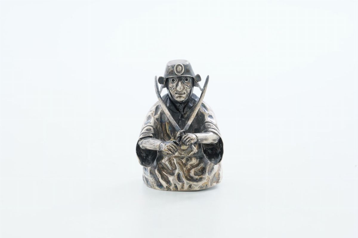 Accendino da Tavolo a Foggia di Samurai. Argentiere Fratelli Lisi Firenze per Mario Buccellati. I...