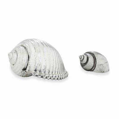 Due Conchiglie Rivestite in Argento. Etichetta a Scudo Mario Buccellati. Italia, XX-XXI Secolo