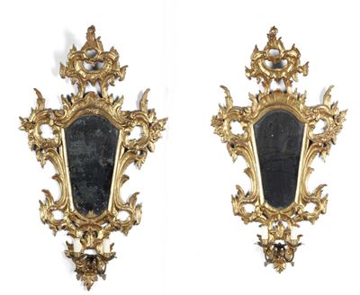 Coppia di Specchiere in Legno Intagliato e Dorato. XIX Secolo