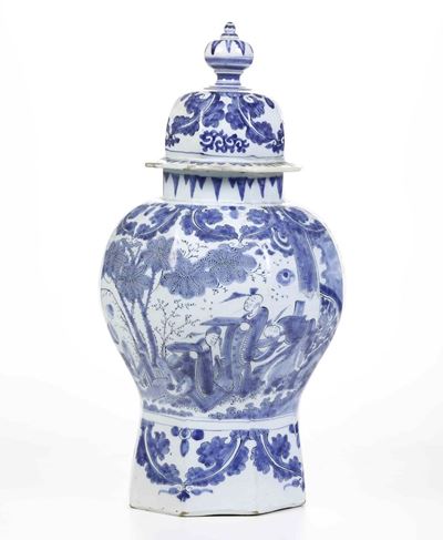 Vaso con Coperchio.olanda, Delft, Manifattura "de Drie Vergulde Astonnekens", 1680-1709.