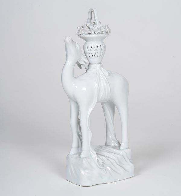 Figurina di cerbiatto, XX secolo.