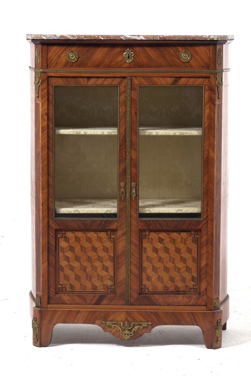 Vetrina a due ante lastronata e intarsiata. XIX secolo  - Auction Antique - Cambi Casa d'Aste