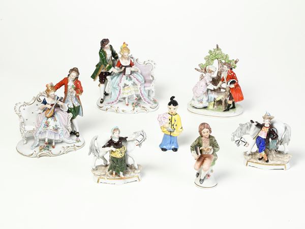 Cinque gruppi e due figurine. Germania, Manifattura di Turingia, Herend e Italia, XX secolo.