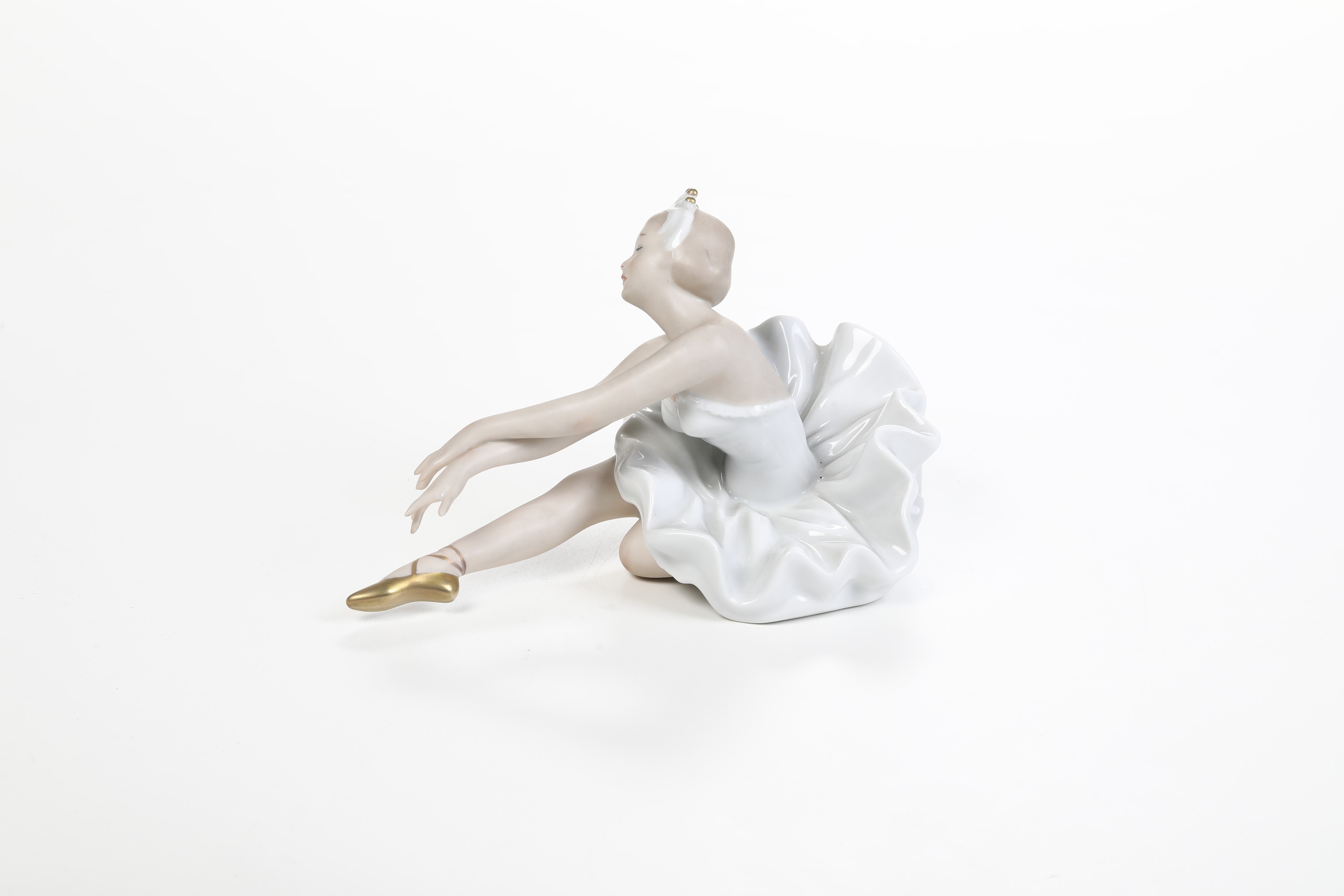 Scultura di Ballerina "il Lago dei Cigni". Germania, Turingia, Manifattura di Wallendorf, Ultimo ...