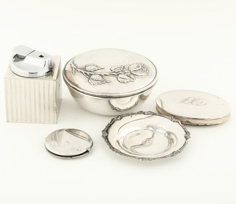 Insieme di piccoli oggetti in argento. Argenteria del XX-XXI secolo  - Auction Silverware - Cambi Casa d'Aste