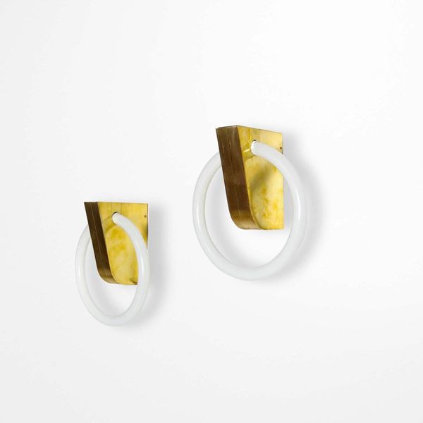 Due lampade a parete