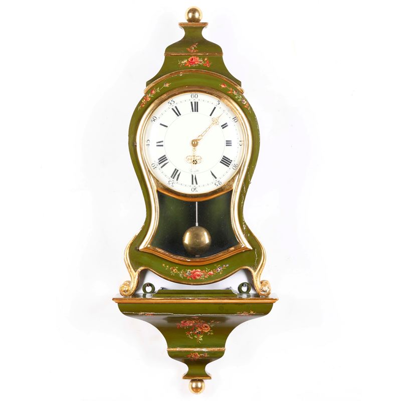Pendola del tipo "Neuchateloise" su mensola. XX secolo  - Asta Antiquariato - Cambi Casa d'Aste