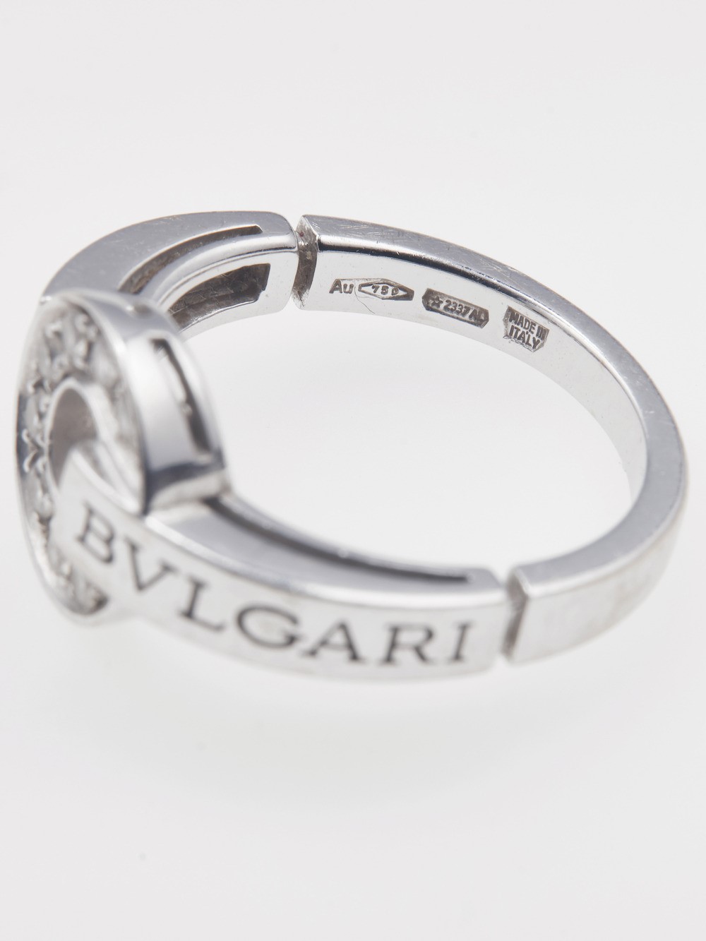 Bulgari, Lotto di tre anelli in oro bianco 750 con diamanti