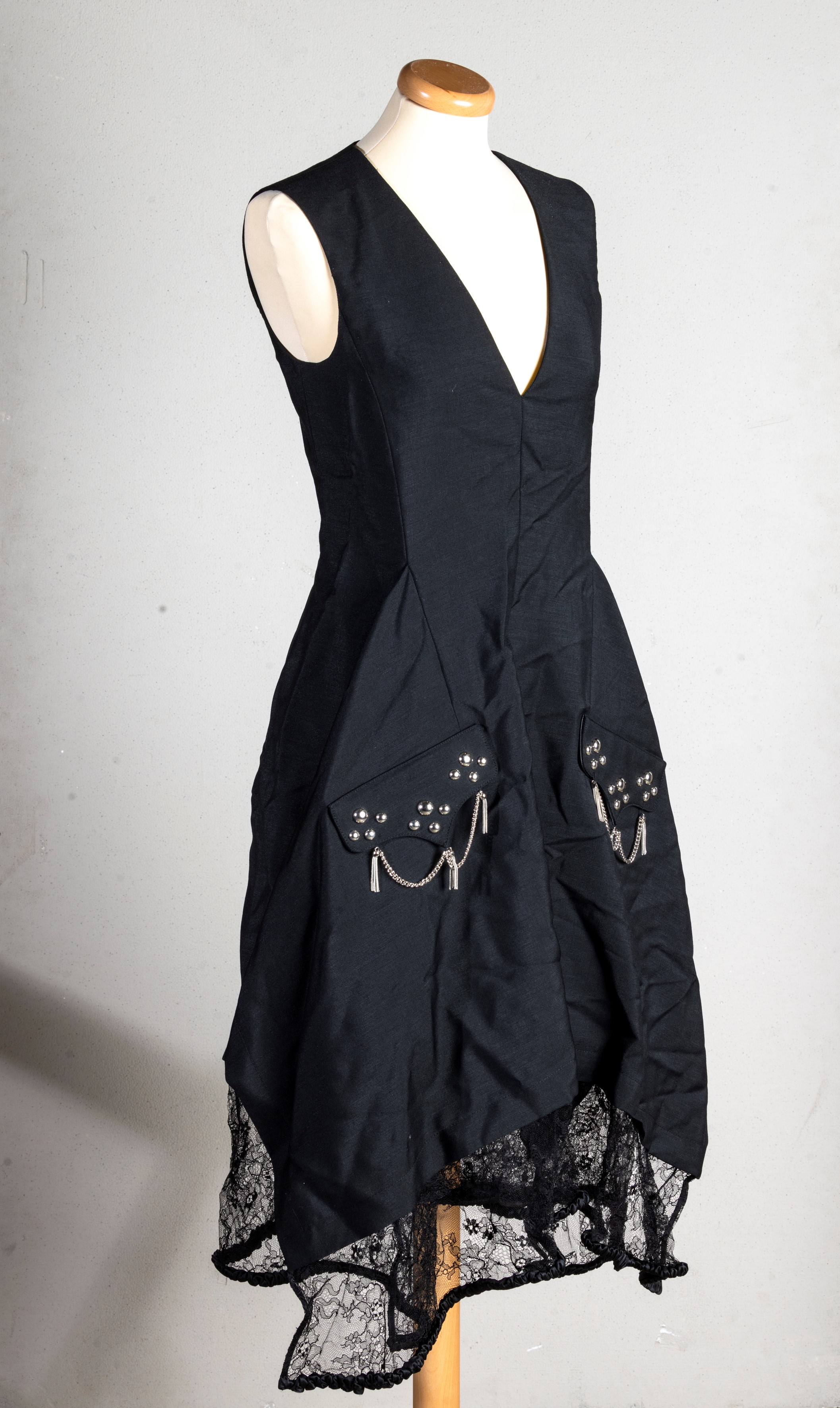 Louis Vuitton Abito Nero in Mohair e Lana con Inserti in Acciaio con Borchie - Codice Identificat...