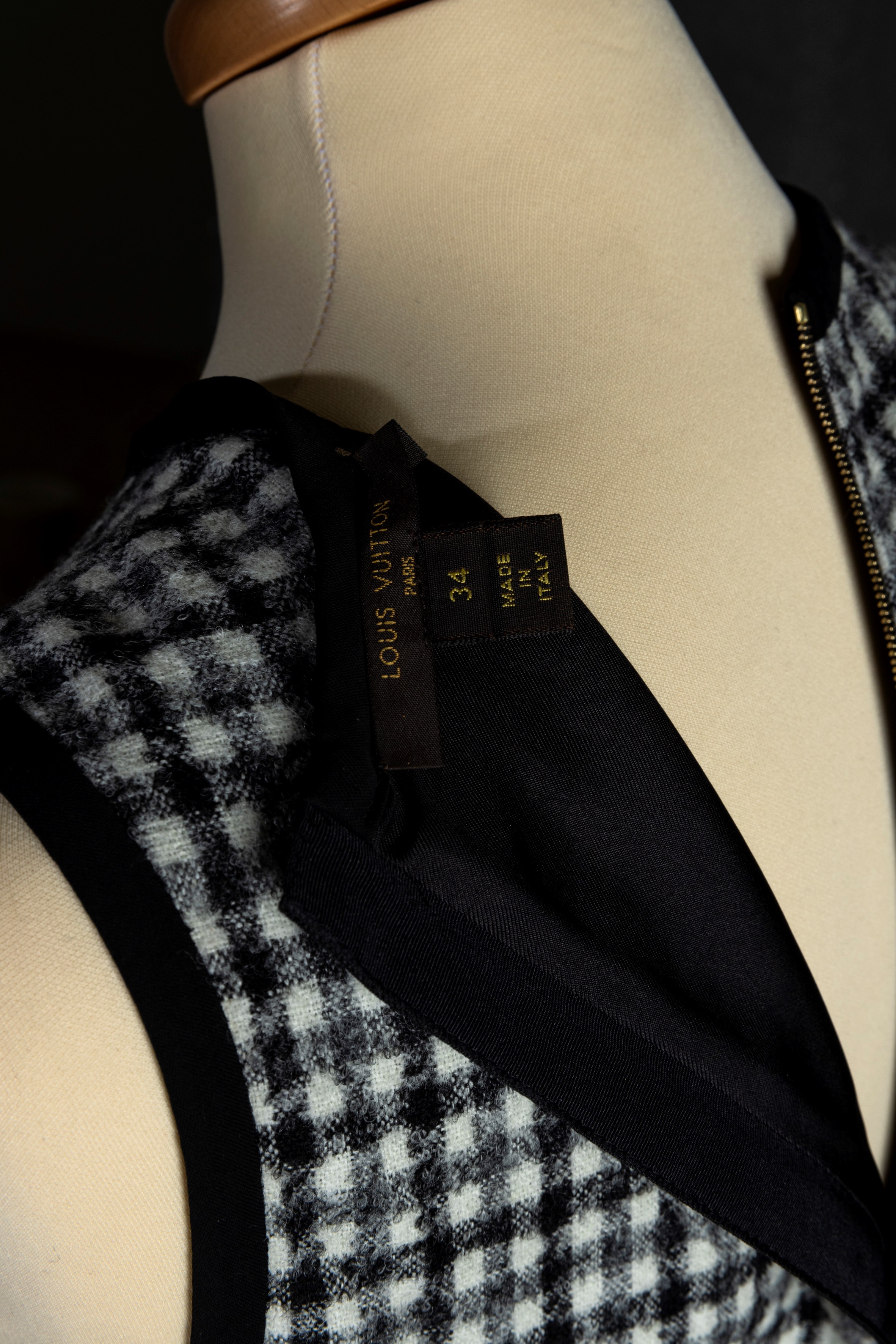 Louis Vuitton Abito Nero con Disegno a Quadri Bianco e Nero in Viscosa e Lana, Codice Identificat...