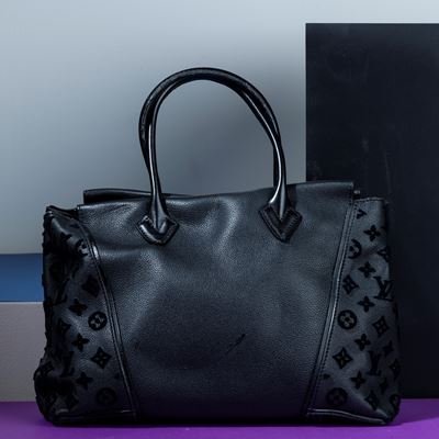 Louis Vuitton Borsa Tote con Monogram a Rilievo Laterali, Difetti ai Manici e su un Lato per Cadu...