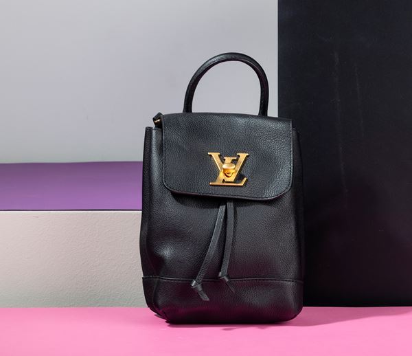Louis Vuitton Lockme Zainetto in pelle nera martellata con tracolla in aggiunta, in buone condizioni, difetti, dustbag
