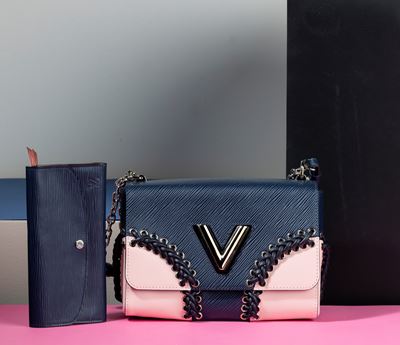 Louis Vuitton Twist MM in Pelle Epi con Tracolla e Portafogli Abbinato, Difetti, in Ottime Condiz...