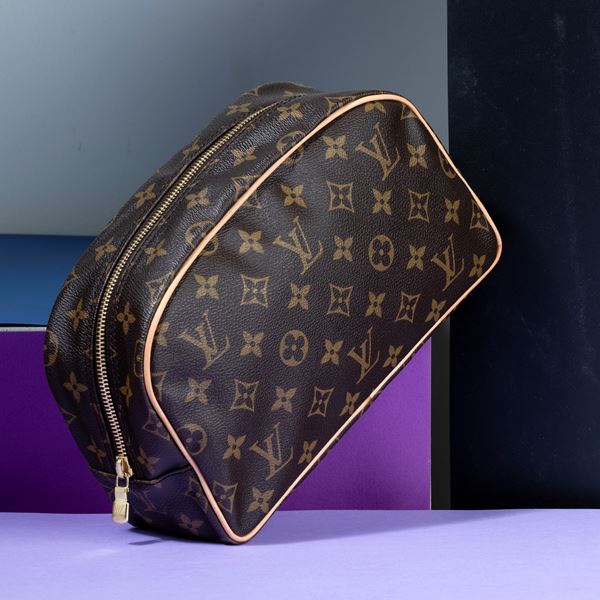 Louis Vuitton Beauty in canvas monogram, difetti, in ottime condizioni, dustbag