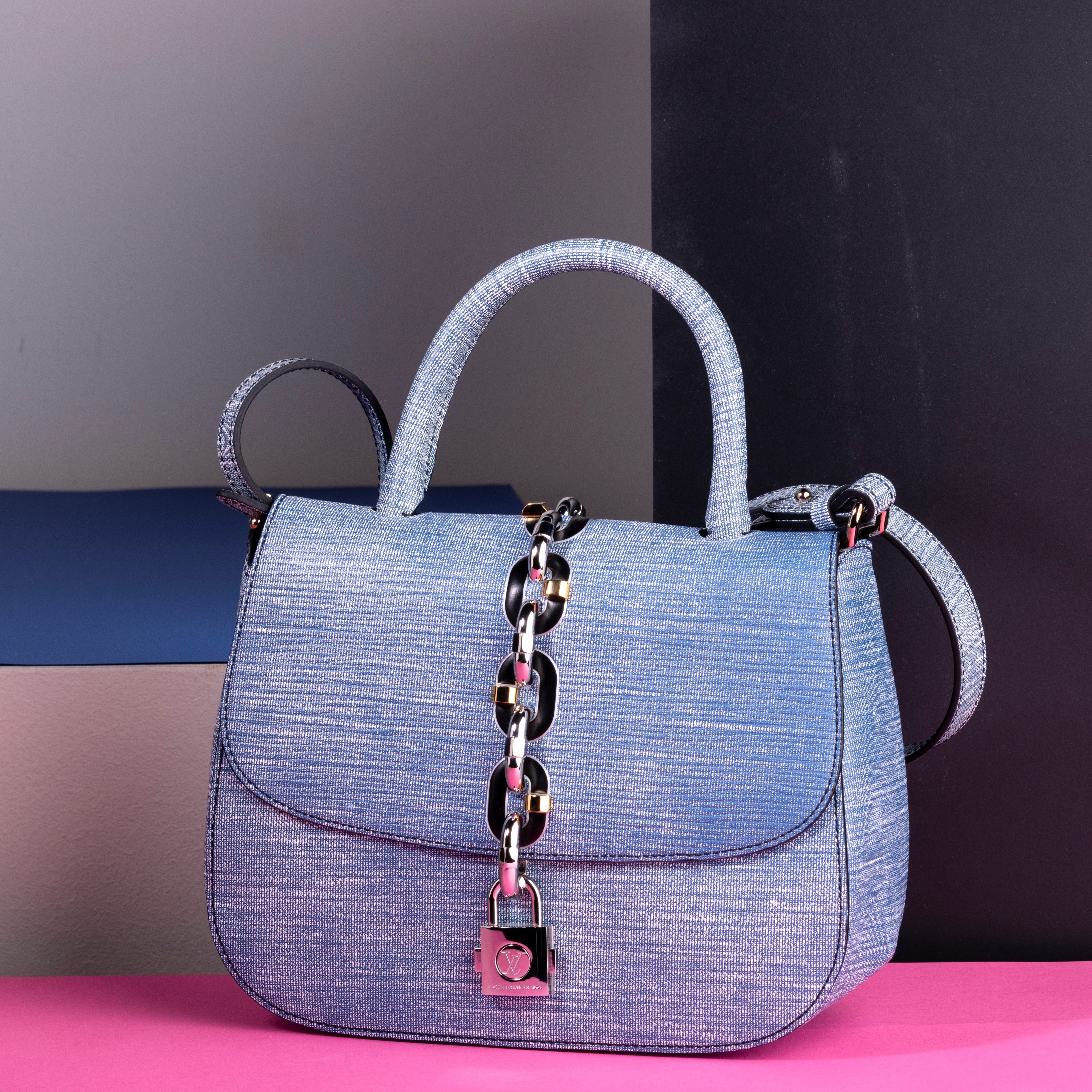 Louis Vuitton Chain It in Pelle Martellata con Tracolla, Difetti, Nos, Dustbag