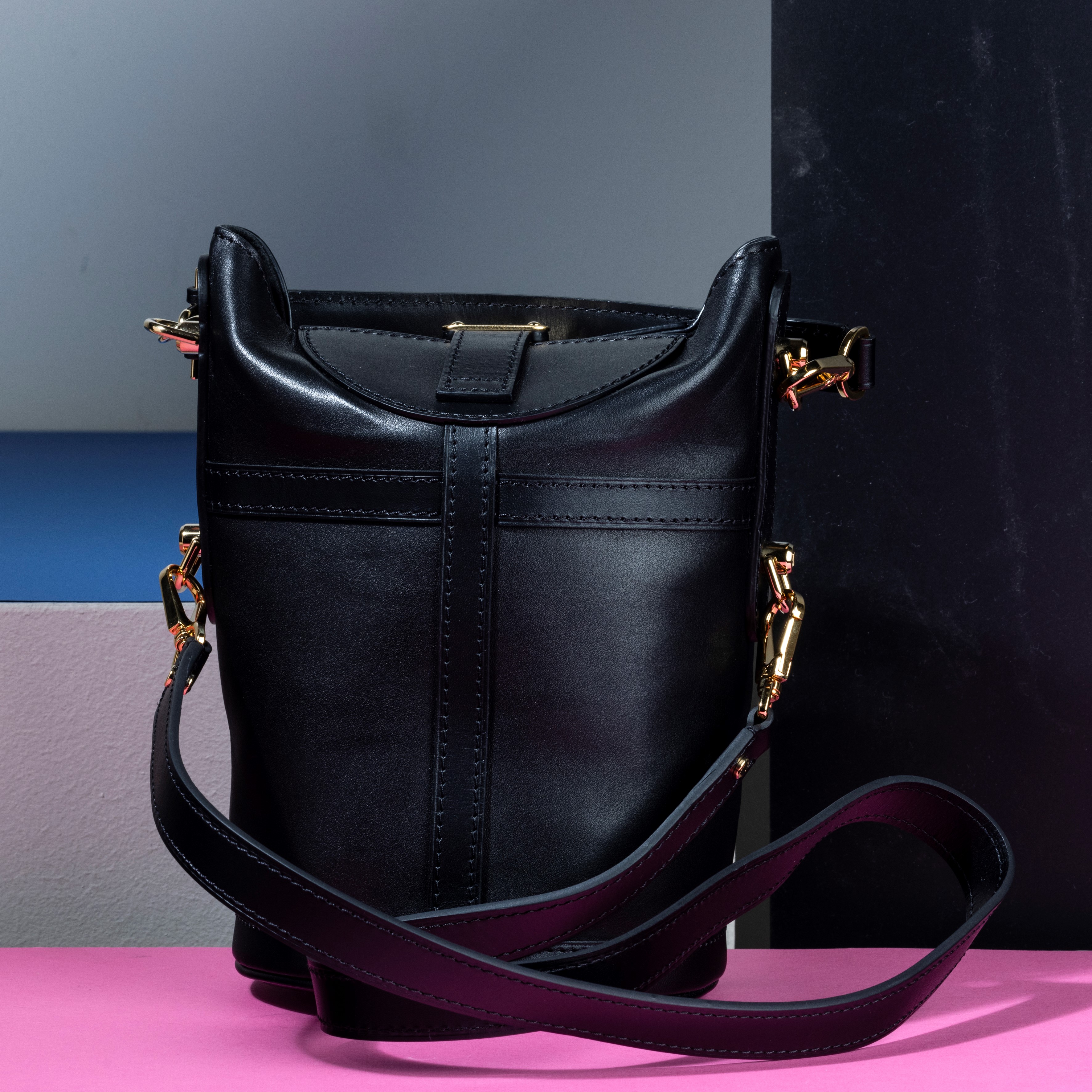 Louis Vuitton Borsa a Secchiello in Pelle Nera e con Tracolla, Difetti, in Ottime Condizioni, Dus...
