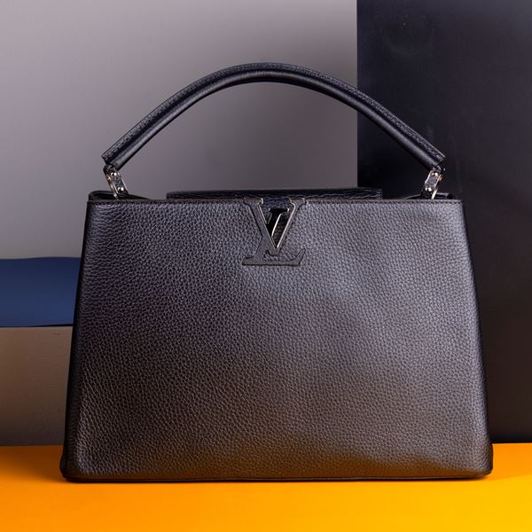 Louis Vuitton Capucines MM in pelle grigio scuro/nera martellata, difetti, NOS, dustbag