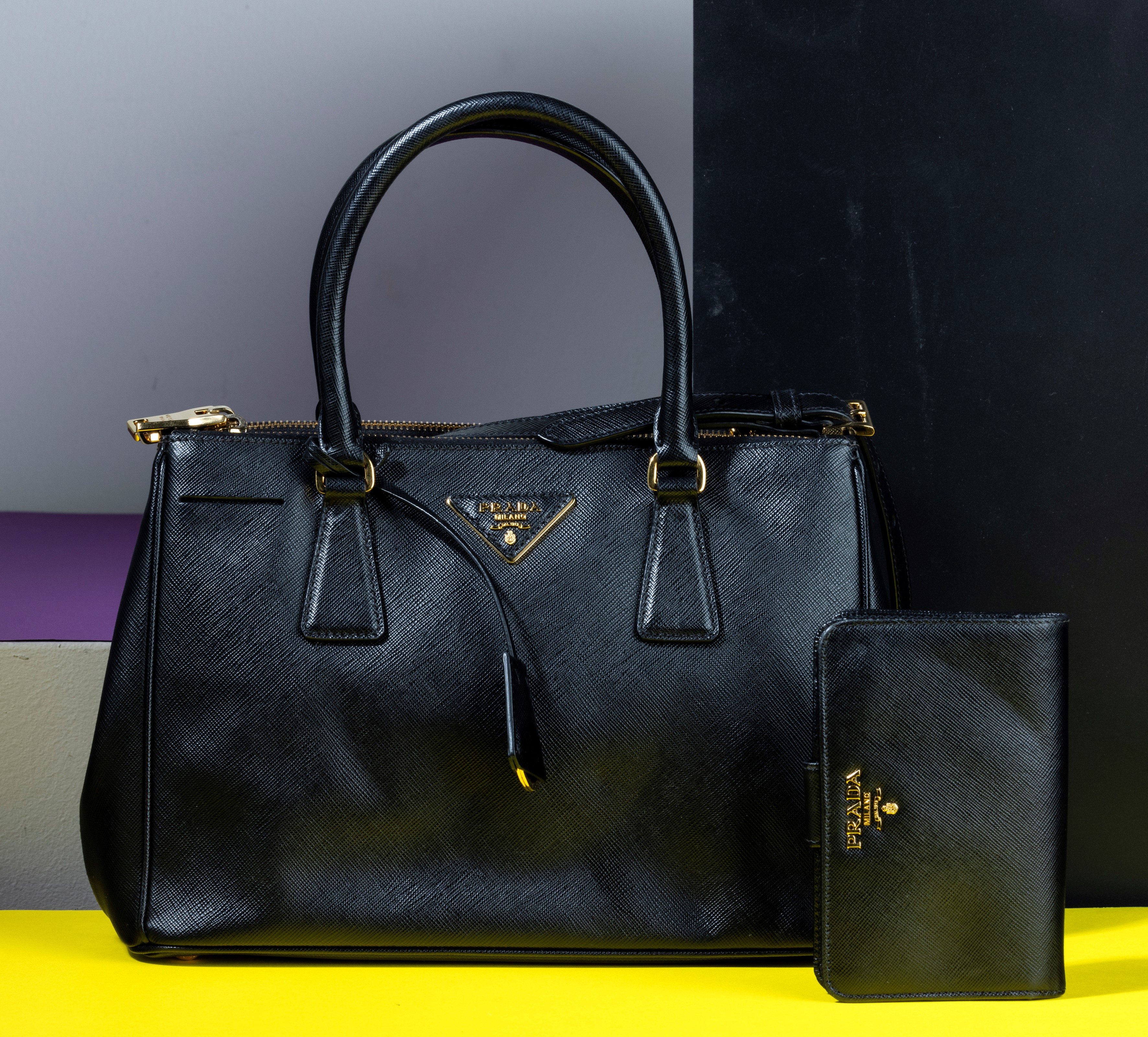 Prada Borsa Double in Pelle Nera con Portafogli Abbinato, Difetti, in Buone Condizioni, Dustbag