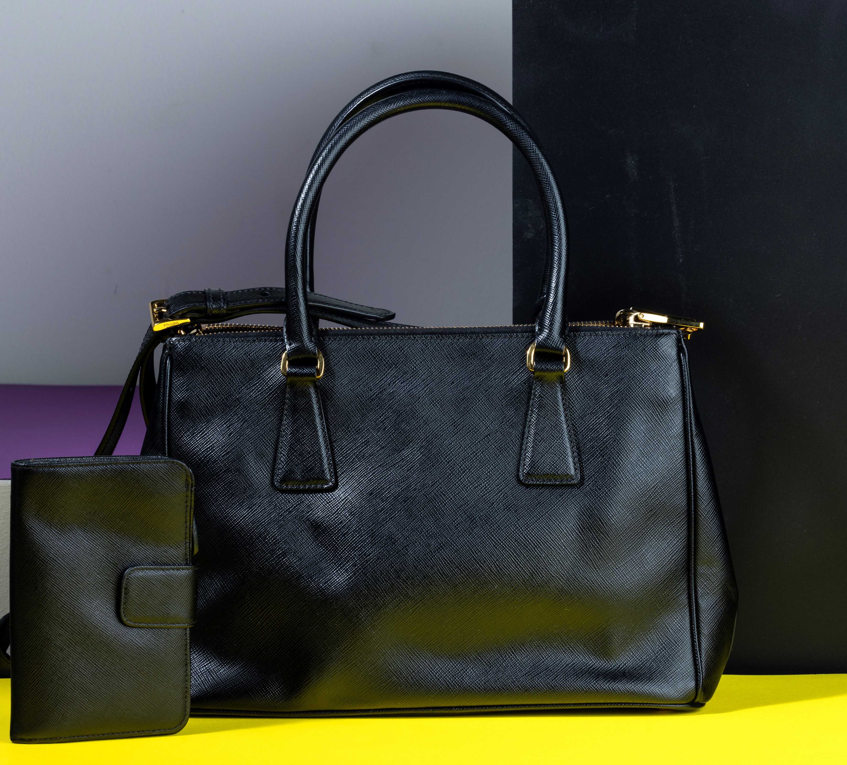 Prada Borsa Double in Pelle Nera con Portafogli Abbinato, Difetti, in Buone Condizioni, Dustbag