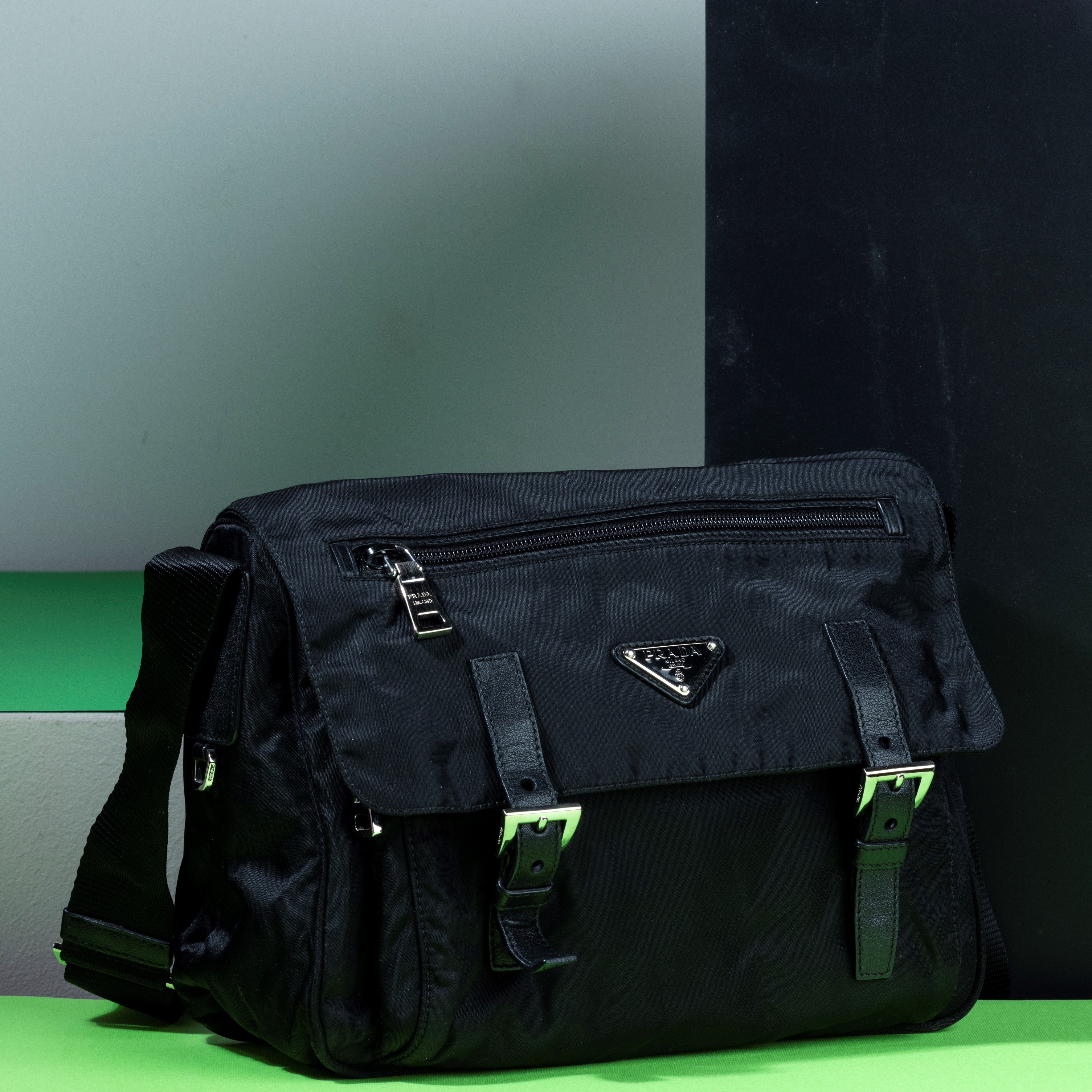 Prada Cartella in Re-nylon (un Filato di Nylon Rigenerato) e Pelle, Difetti, in Ottimo Stato, Dus...