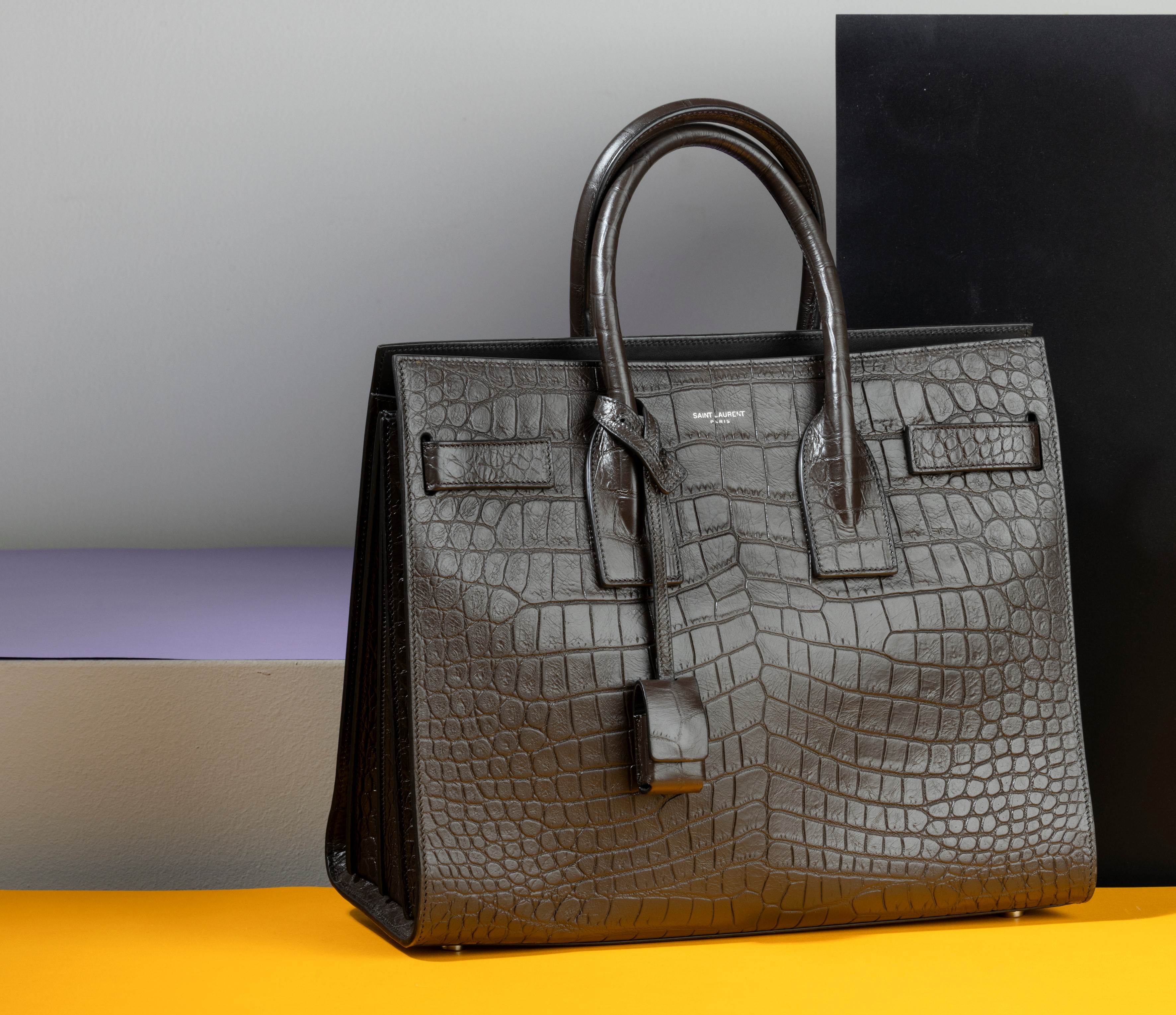 Saint Laurent Sac De Jour Borsa in Pelle Goffrata con Stampa Simil Coccodrillo con Tracolla e Por...