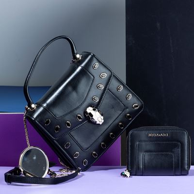 Bulgari Collezione “serpenti” in Pelle e Borchie con Portafogli Abbinato e Specchietto, Difetti, ...